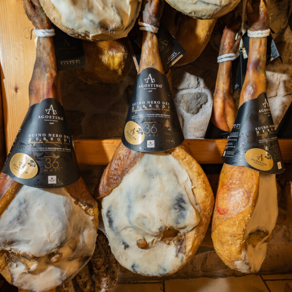 Prosciutto Suino Nero dei Nebrodi 36 Mesi Prosciutti di suino nero dei Nebrodi stagionati 36 mesi