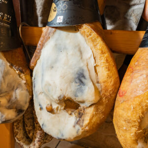 Dettaglio prosciutto di suino nero dei Nebrodi stagionato 36 mesi